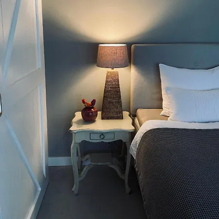 Huisje Aan 't Hof Bed & Breakfast Bronkhorst